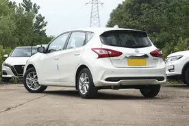 95后第一台两厢车？可看看这三款，好开又省油，还有小姐姐座驾图片