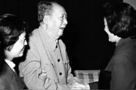 1964年，章含之谈及与父亲关系不和，毛主席：什么叫划清界限图片