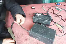 不用电烙铁，把负向充电器改成正向，后悔现在才知道！视频封面