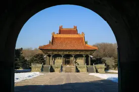 清朝已远去百余年，清皇陵为什么还有守陵人，谁给守陵人发工资？图片