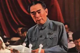 背后有人放冷枪，与日本警察当面对峙，周恩来直言：都不算最危险图片