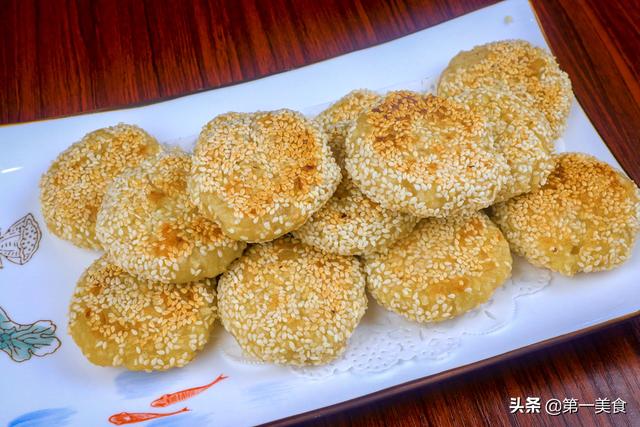 懒人做法苹果饼（苹果做的饼你吃过吗不用烫面）