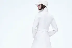 瑞士超模薇温妮·洛汉娜，6月巴黎版《Vogue》时尚摄影图组图片