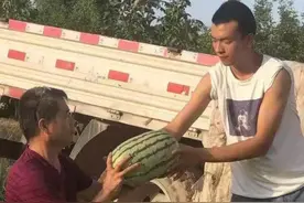 暖新闻丨纵身一跳 大学生阿布都热合曼救出落水儿童图片