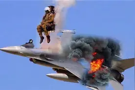 摔飞机烧航母，坠机事故频发，印度装备是纸糊的吗？图片