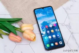vivo S6质感美图来袭，多角度欣赏天鹅湖配色的惊艳之处图片