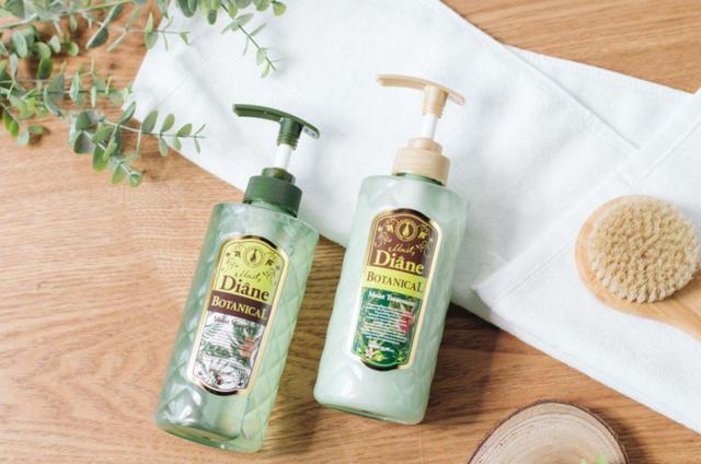 港风的高级感把可爱风秒成渣渣，18岁的袁咏仪造型成经典