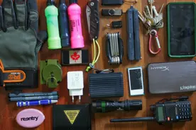 小米有品推出“万能锤”，短小精悍，可开荒可防身，贝爷：想要图片