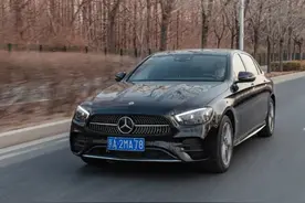 奔驰E级：上路尊贵感爆棚！258马力优雅而从容，后排是亮点图片