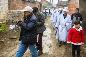 农村白事一些不成文的陋习，农民们，应该从观念上进行转变了图片