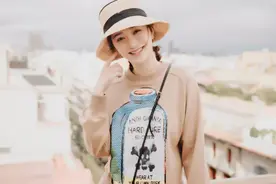 被第一任男友窃听威胁，为第二任流产，李小冉与三个男人纠缠半生图片