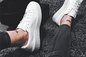 小白鞋又脏了？教你“开挂式”变白，脏鞋不用刷，泡一泡洁白如新图片