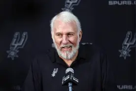 波波维奇一年前对莱昂纳德的评价，终于在一年之后应验了图片