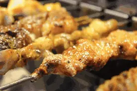 幼儿园卖烧烤自救，结果生意火爆图片