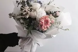 花束这样包，还愁卖不出去吗图片