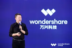 一张照片把公司做上市，“中国Adobe”的另类生长图片