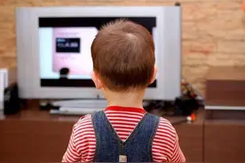 孩子沉迷电视难自拔，可能是“蔡戈尼效应”，家长巧用3招引导图片