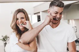 NBA球星梅耶斯·伦纳德妻子有多美？伦纳德称她“我的女王”图片