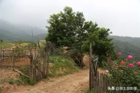 7旬夫妻自建“别墅”独居深山，方圆十里没人家，他们生活啥样子图片