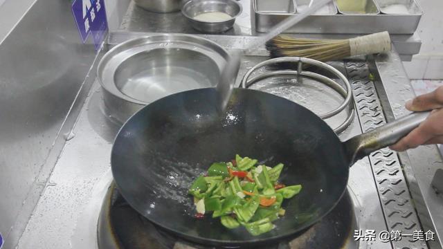 东北名菜地三鲜的家常做法，鲜香浓郁入味的下饭菜，全家人都爱吃