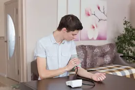 40岁心内科医生血压升高，他给自己制定了教科书式的治疗方案图片