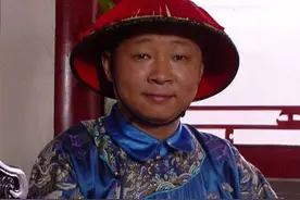 赵亮：穿军装照相被抓去派出所，拍婚纱照踩箱子才和妻子差不多高图片