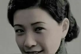 生在贫民窟，长在金银屋；一流的演技，痴愚的爱情——万般皆注定图片