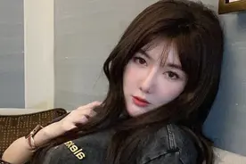 小说：浴巾的掉落图片