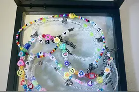 杨幂发图文感谢，这项链乍一看，以为是小糯米做的，猫姐是谁？图片