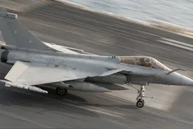 歼-10能够碾压“阵风”？咱们客观看一看图片