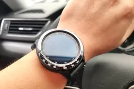 能插卡带导航可防水，Jeep智能全境界腕表比铁三手表更强图片