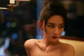 宋祖儿灯下昏黄大片，抹胸黑裙性感可爱图片