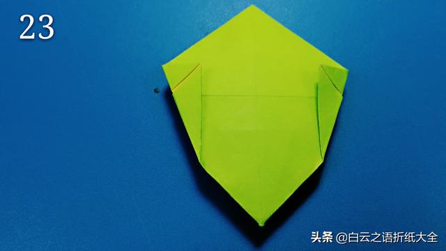 折一个酷酷的奥特曼给孩子玩吧，小孩子很喜欢哦