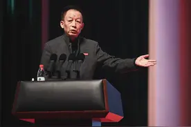 易中天厦大演讲，三次感谢！他还辟谣：网上很多话不是我说的图片