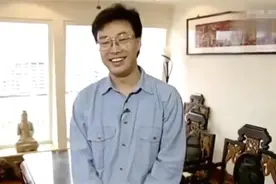 65岁费玉清隐形豪宅，实木家具很讲究，古典麻将桌太厉害了图片