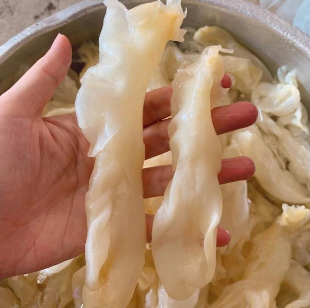 花胶煲汤绿色 花胶煲出来汤是什么颜色