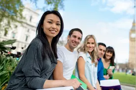 美对中国留学生发布签证禁令，他们却打开了大门……图片