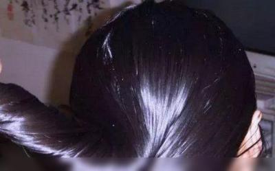 傻子才染发，柠檬加它洗头，不管白发几十载，10分钟润黑如墨