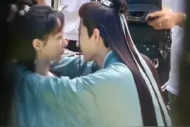 杨紫成毅《沉香如屑》吻戏照曝光，宛如真实情侣，羡煞众人图片