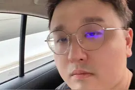 知名男主播被批无下限！晒2岁女儿配性暗示文字，道歉后仍引众怒图片