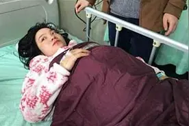 8个月孕妈胎盘早剥，只因一个不经意的动作，孕晚期妈妈要注意视频封面