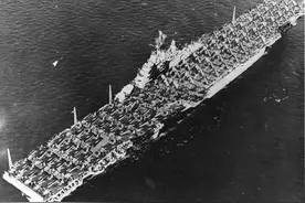 甲板上的密集恐惧症：一艘美军航母最多能装载多少架飞机？图片