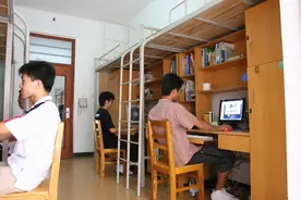 大学开学第一天，就已经被室友孤立了，换寝室能解决根本问题吗图片