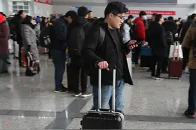 盘点春运中那些随身行李箱，最后一只另类“行李箱”让人敬畏图片