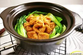 豆腐泡和油菜这样焖，连汤汁也不剩，入味好吃比肉香，做法很简单图片
