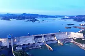 美国狂拆1300多座水坝，而中国却不停建水坝，水坝到底有何危害？图片