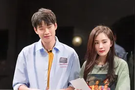 女大三抱金砖！魏大勋实力追女神：父亲名下9家公司，身价百亿图片