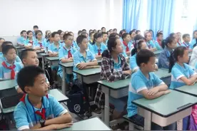 班主任调座看似公平，其实暗含不少“套路”，学渣：这回知道了图片