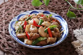 立秋过后，最该吃芋头，3元1斤，焖一锅好吃又解馋，比大鱼大肉强图片
