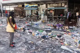 南非暴乱！打砸抢烧，华人商店被血洗，“黄金之国”沦为地狱图片
